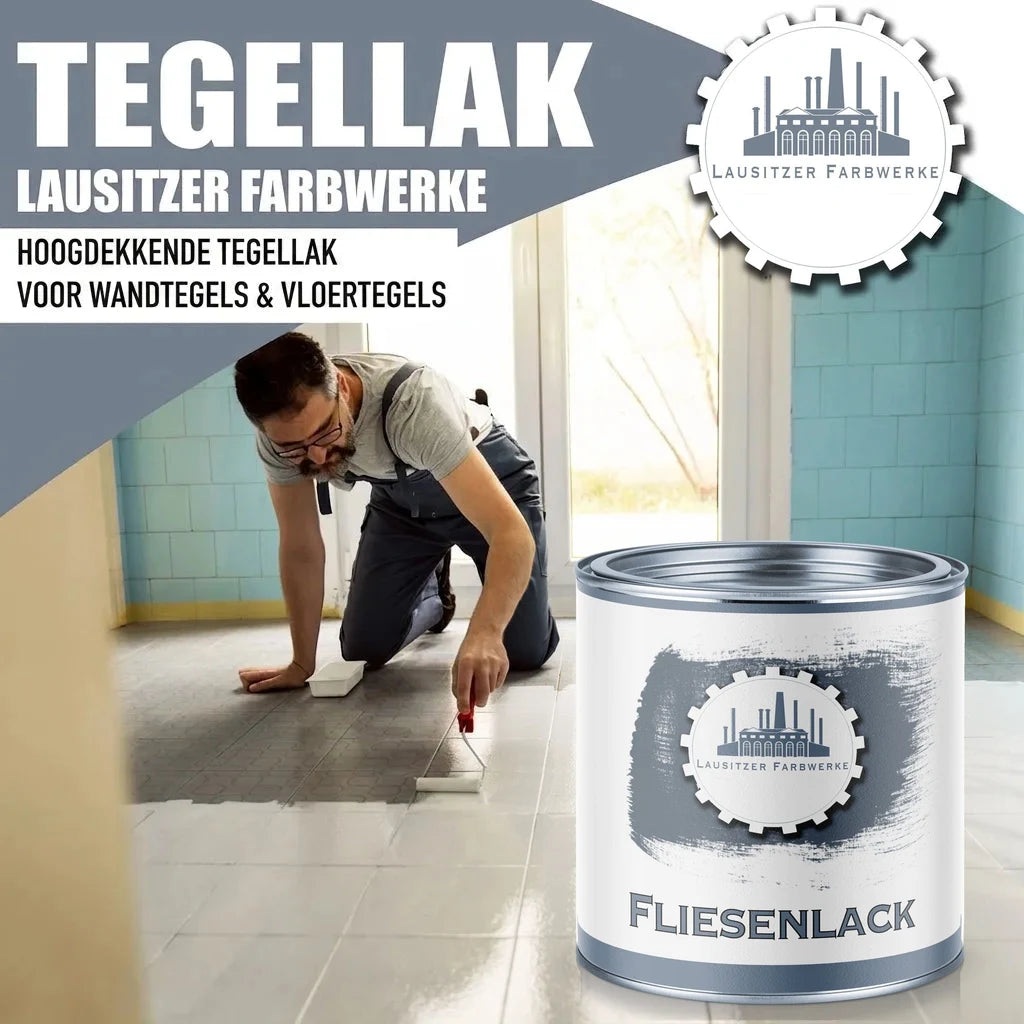 Man schildert vloertegels met "Fliesenlack" van LAUSITZER FARBWERKE. Product: "TEGELLAK" voor wand- en vloertegels.