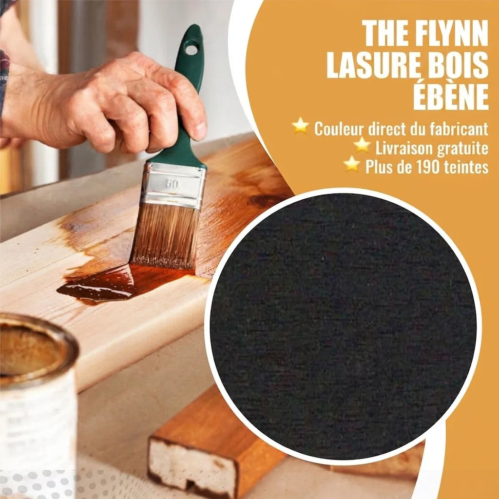 Lasure bois THE FLYNN couleur ébène appliquée sur une planche avec un pinceau, échantillon de couleur inclus.