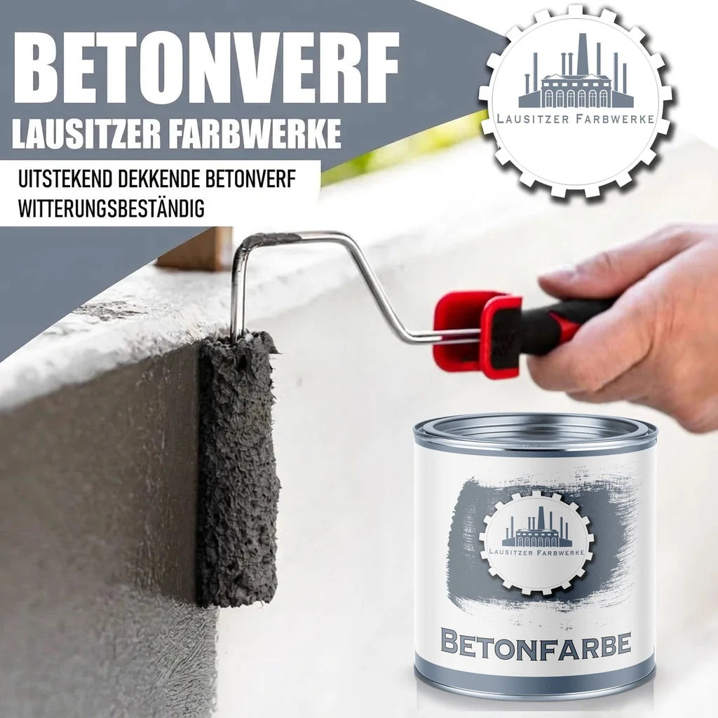 Betonverf van Lausitzer Farbwerke. Hand schildert muur met roller, blik "BETONFARBE" zichtbaar.